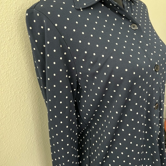 Liz Claiborne petite navy blue button down blouse with white dots - Picture 4 of 8